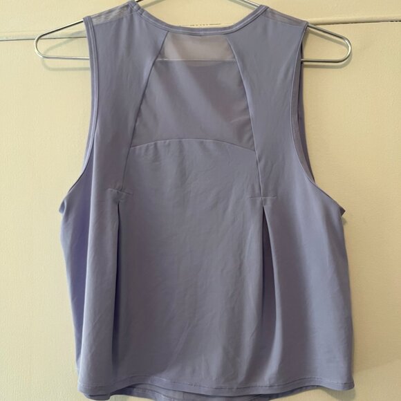 Lulu Lemon Sculpt crop running top - Picture 6 of 8